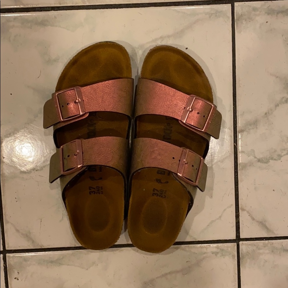 Metallic Pink Birkenstock’s